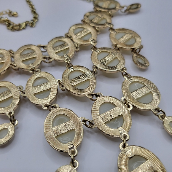 Faux Pearl Cabachon Gold Tone Bib Statement Waterfall Necklace - Picture 9 of 9